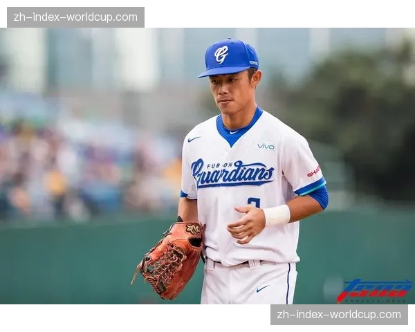 捷克天才门将伤愈复出，入选国家队大名单